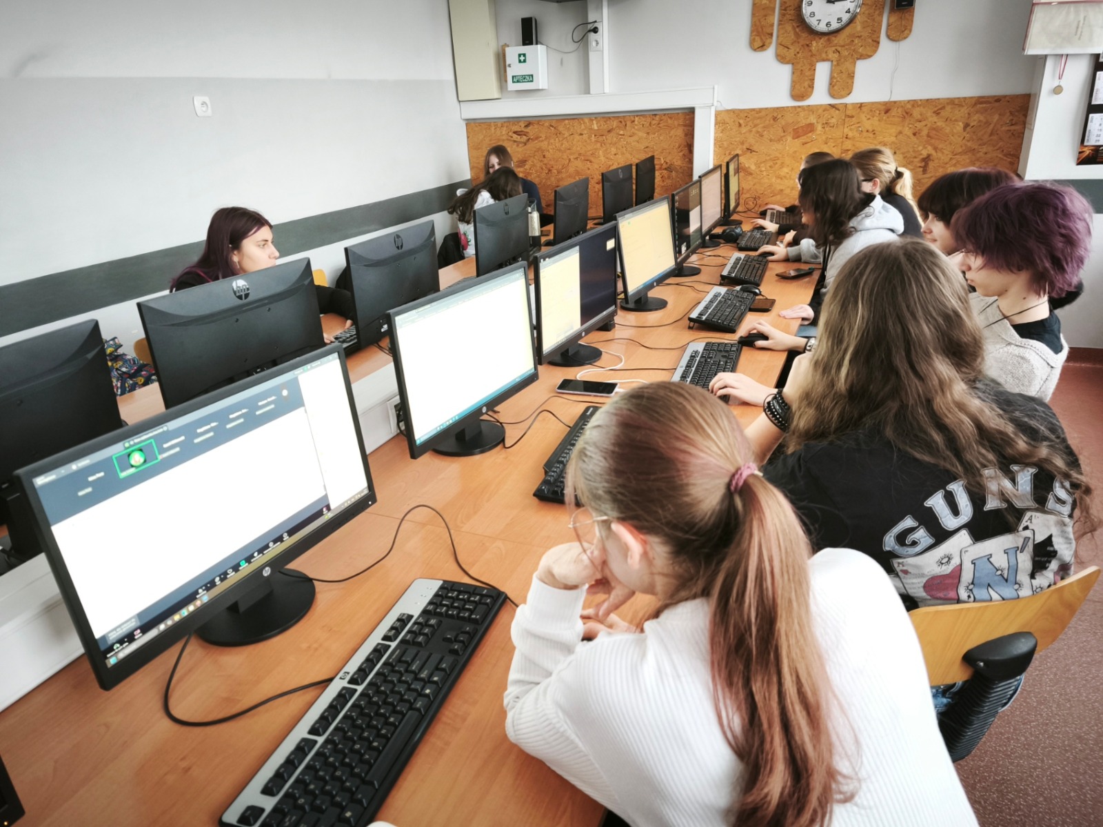 Girls is time for tech